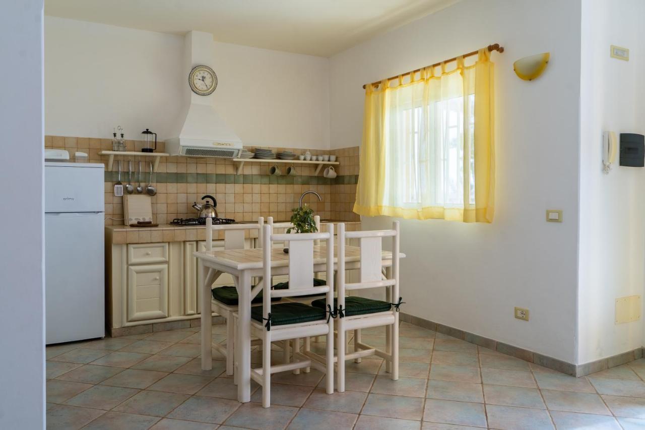 Lovely Beach Front Apartment In Santa Maria Bagian luar foto