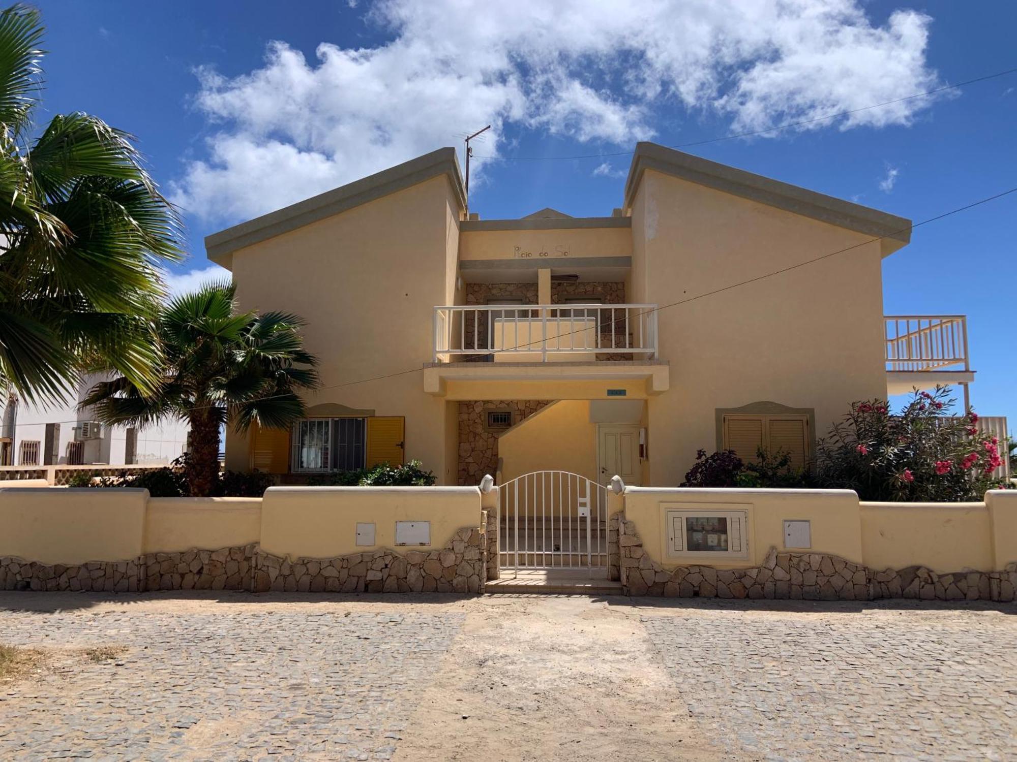Lovely Beach Front Apartment In Santa Maria Bagian luar foto